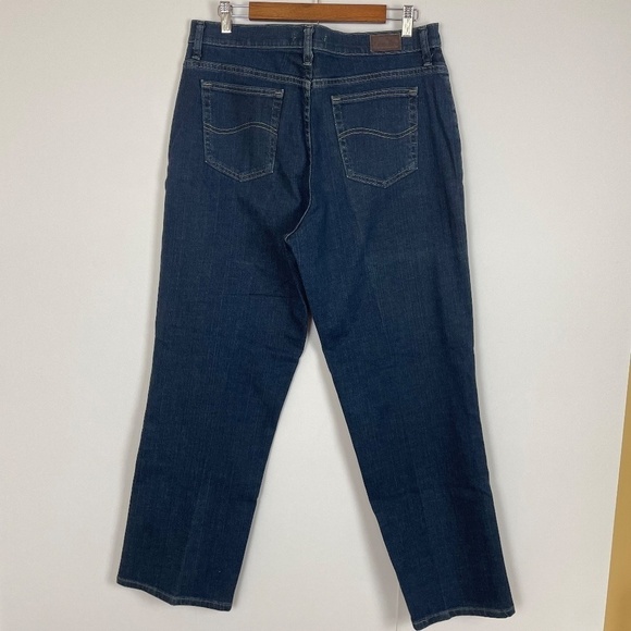 ❌SOLD Lee Relaxed Straight Leg at the Waist Denim Jeans, Medium Wash, Size 14 S - Picture 6 of 6